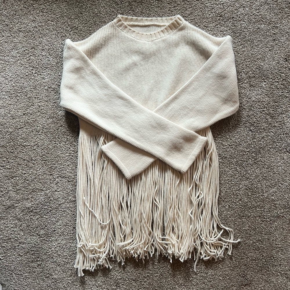 Fringe Hem Crewneck Sweater in Cream